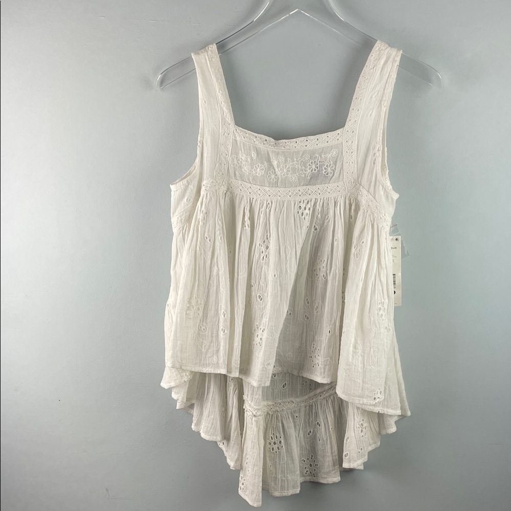 NWT Aqua White Sleeveless Lace Top Size XS